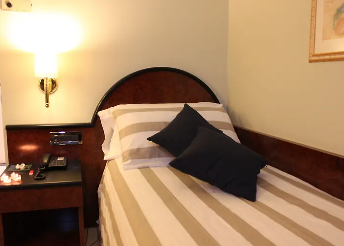 Touring فندق فيرّارا