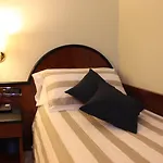 Touring فندق فيرّارا