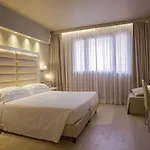 Touring فندق فيرّارا