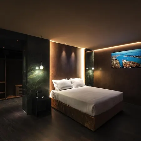 Touring Hotel