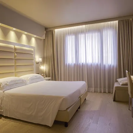 Touring Отель Феррара